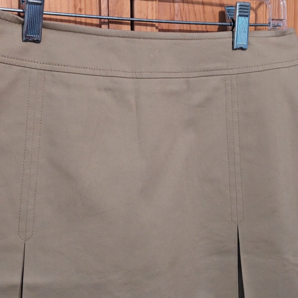 Burberry Golf Pleated Knee Length Skirt Sz 10 Khaki Tan Casual Athleisure Golf - Picture 12 of 15